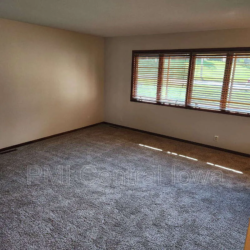 2 bed, 2.0 bath, 984 sqft, $1,425 — Photo 3