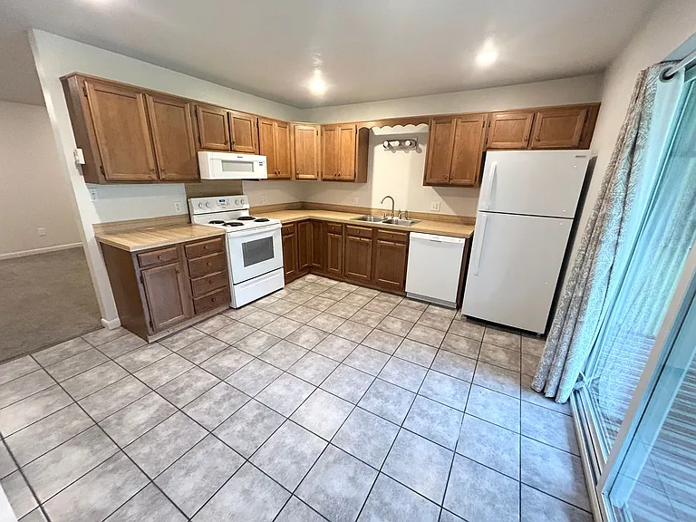 640 W Valley Dr — Photo 18