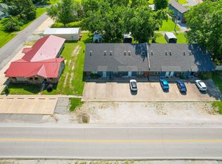 613 S Broadway St, Grove, OK 74344