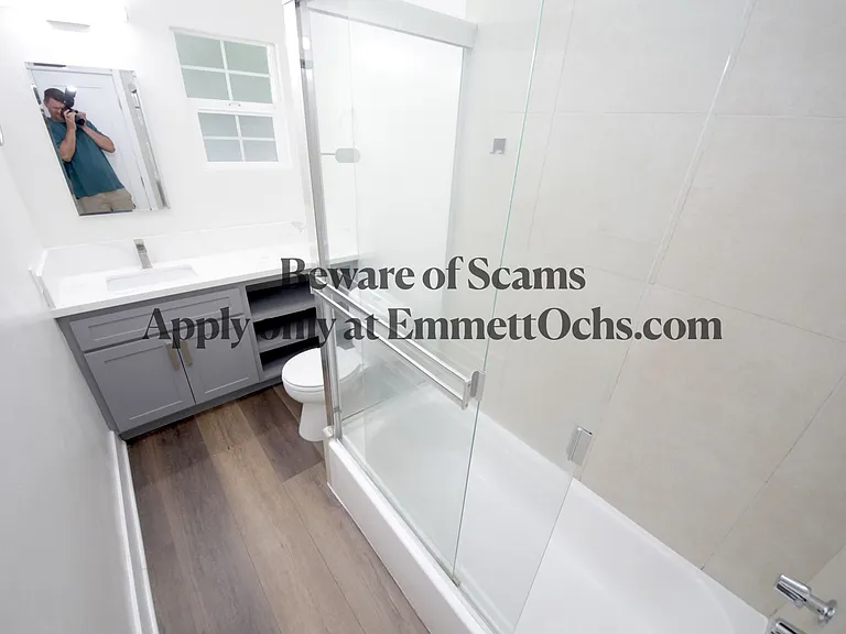 Venice Manor — Photo 10
