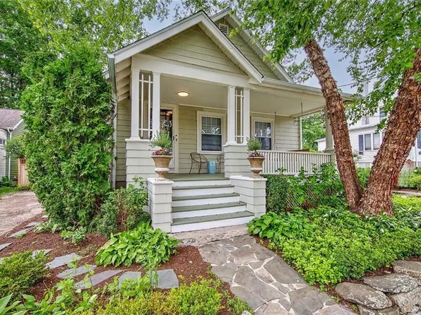 139 Sheffield Ave, Pawtucket, RI 02860