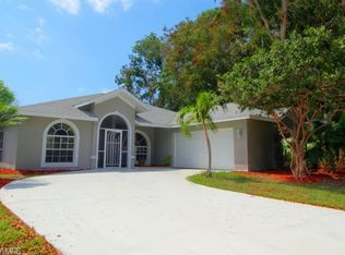 19650 Oak Forest Dr, Fort Myers, FL 33967