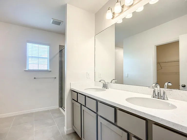 736 SW 5th St — Photo 11