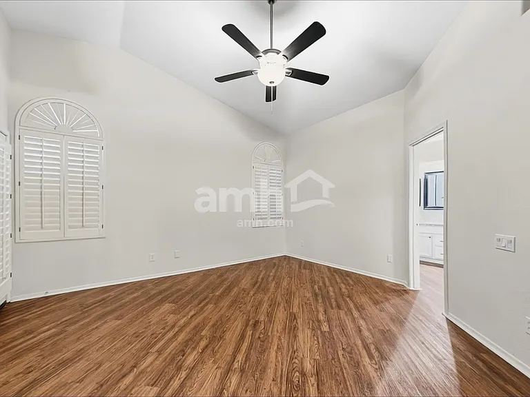 21182 N 62nd Ave — Photo 11