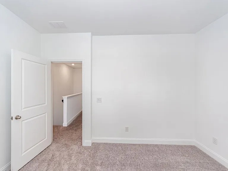 302 Twin Rivers Dr — Photo 32