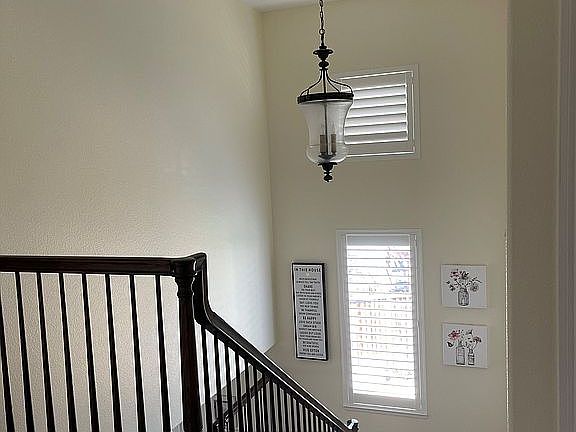 5th image of 604 Calais Ct