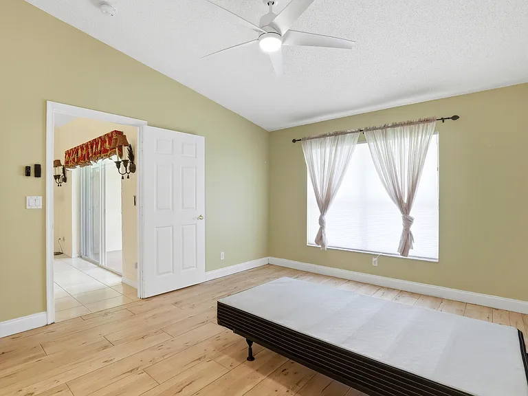 9363 Bridgeport Dr — Photo 19