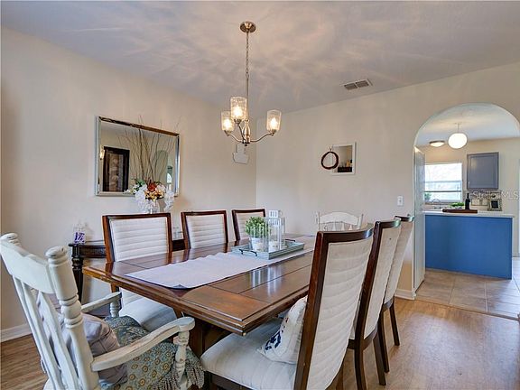 4th image of 7641 Park Hill Ave