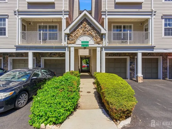 15 Wilmbelton Ct, Edison, NJ 08820
