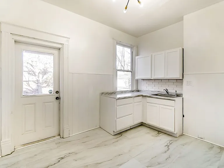 2854 Shaffer Ave — Photo 5