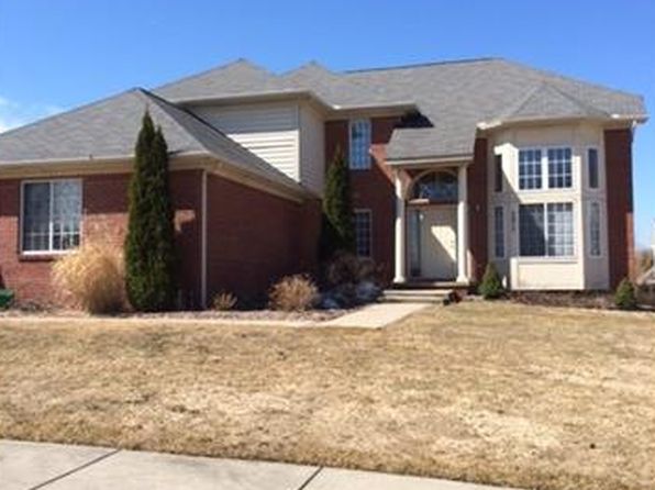 3377 Paramount Ln