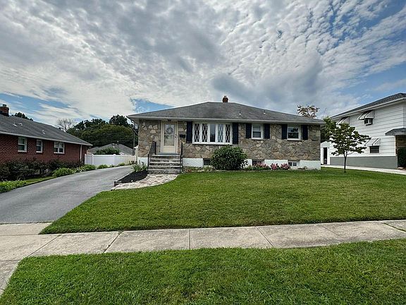 2nd image of 2205 Wyncote Dr