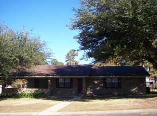 1202 Summit Dr, Magnolia, AR 71753