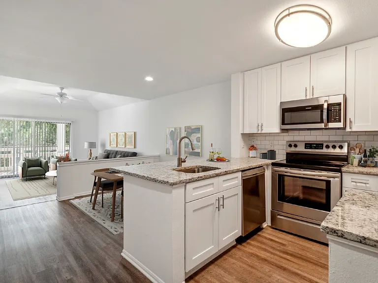 Village at Windermere Apartments — Photo 21