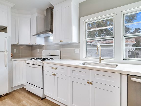 3rd image of 511 Ray Ave #5