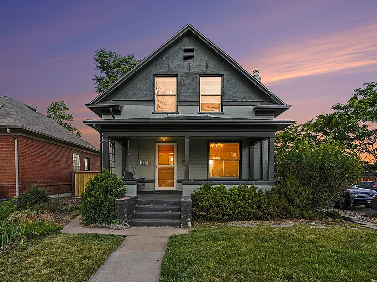 1301 S Lincoln St — Photo 2