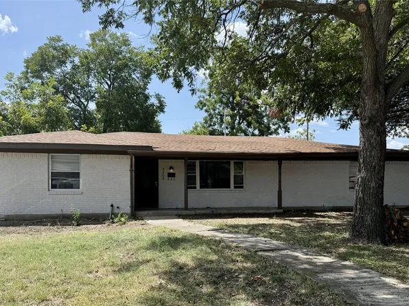 5400 Stephanie Dr, Haltom City, TX 76117