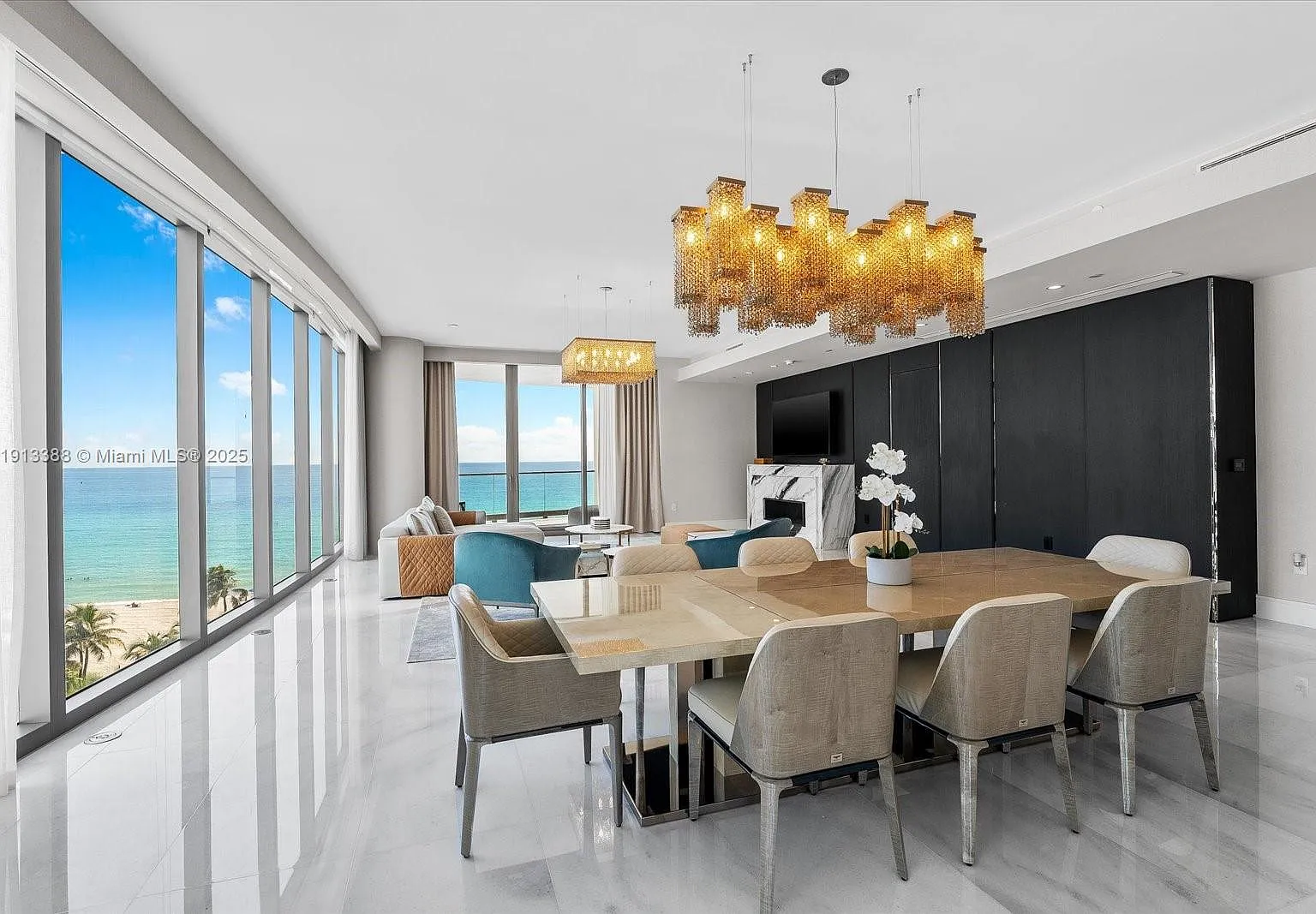 4 bed, 5.5 bath, 3854 sqft, $50,000 — Photo 2