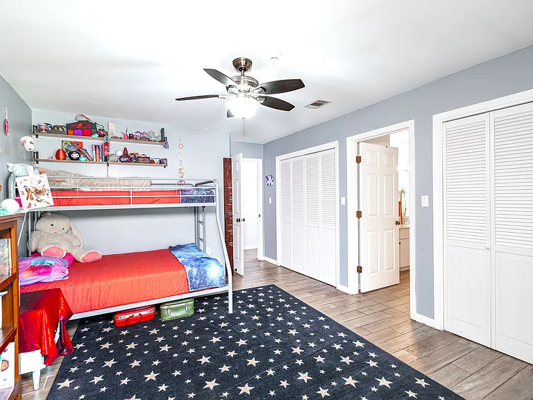 301 Cypress St — Photo 22