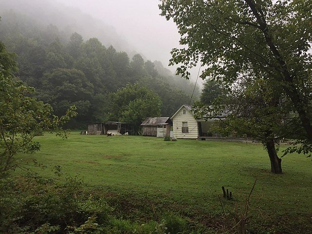 2nd image of 121 Road Frk