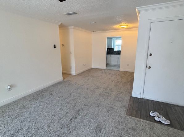 7210 N Manhattan Ave #1