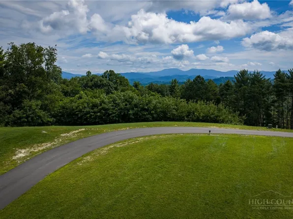 WR38 Clouds Rest Drive, Elk Park, NC 28622