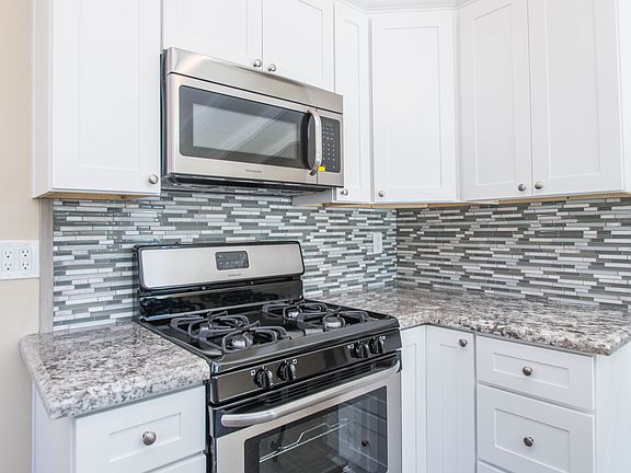 5th image of 412 Roberts Ave
