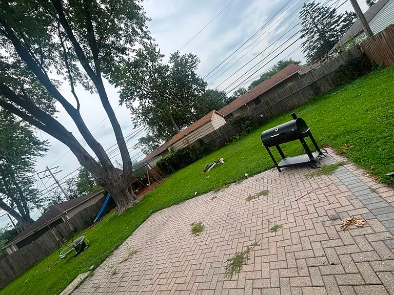 136 Mora Rd — Photo 8