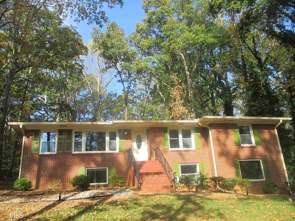 4 Side Brick Raised Ranch on a Full Basement in the Heart of Cascade!