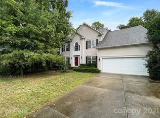 3028 Strawberry Rd, Matthews, NC 28104