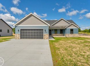 231 S Carney Dr, Saint Clair, MI 48079