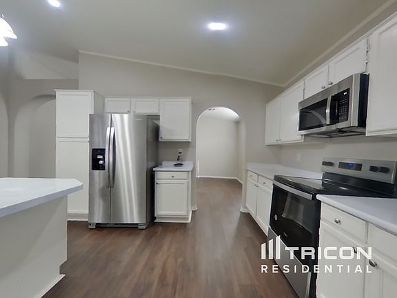 5th image of 7565 W Corrine Dr