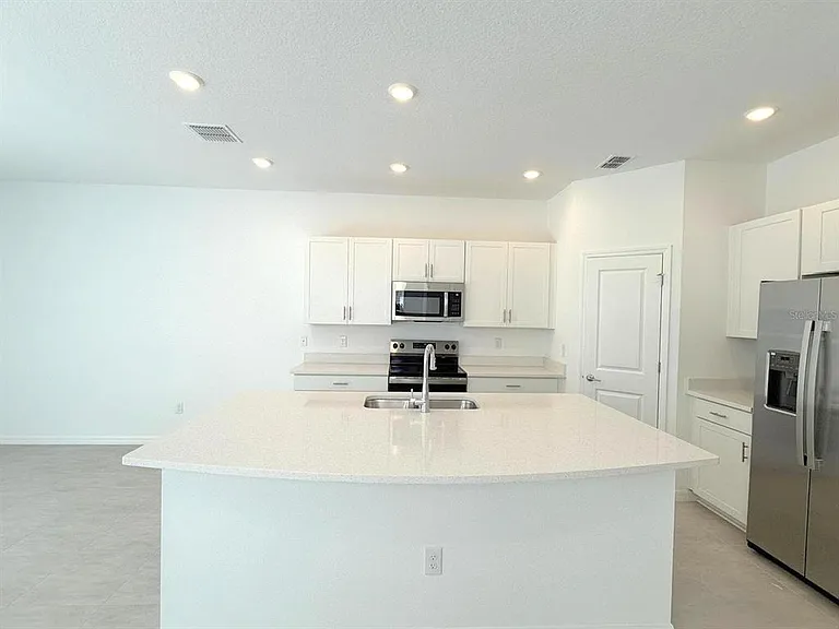 2081 Hallier Cv — Photo 5