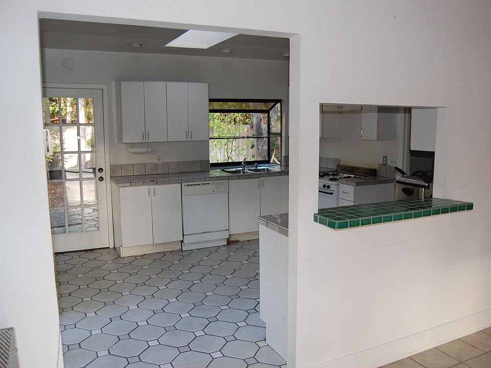 2nd image of 4614 Riverton Ave