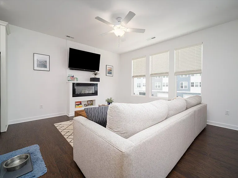 9614 21st Bay St — Photo 5
