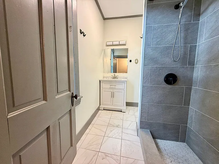 210 O'Bannon Ave — Photo 6