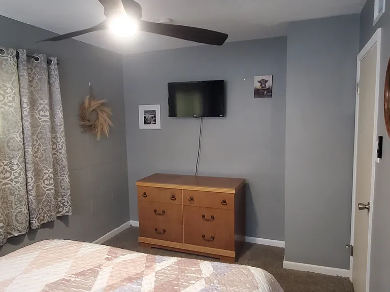 200 Lee Ave — Photo 4