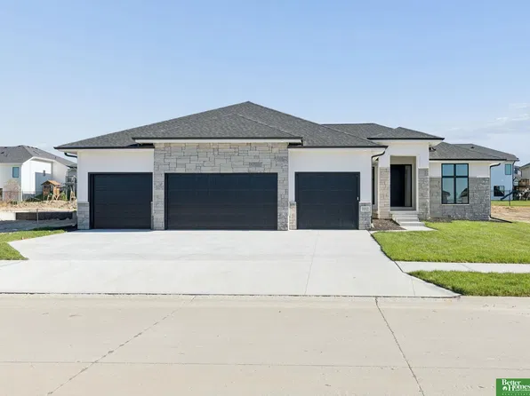 5517 N 213th Ave, Elkhorn, NE 68022