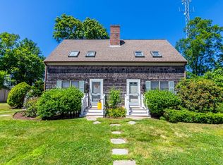 26 Shore St APT 2, Falmouth, MA 02540