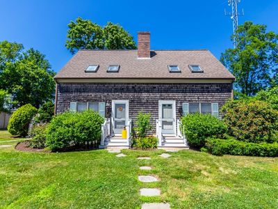 26 Shore St APT 2, Falmouth, MA, 02540