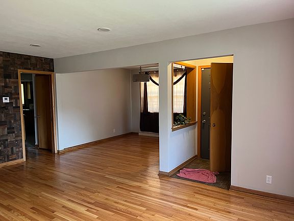 3rd image of 2511 Ashland Ave