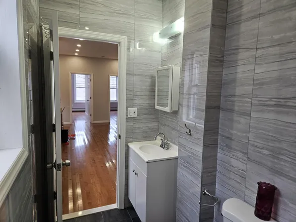 142 West Side Avenue image 9 of 19