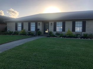 2746 S Kitchen Dr, Port Neches, TX 77651