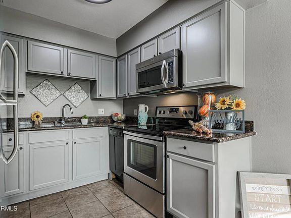 2nd image of 1702 W Tuckey Ln Unit 124