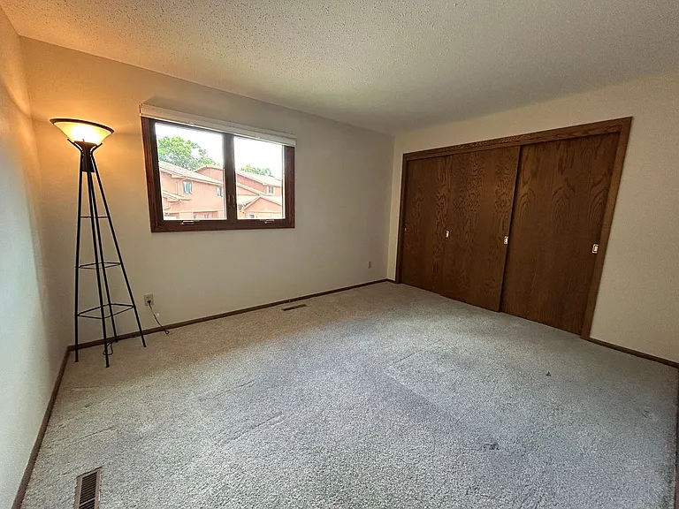 680 4th Ave E — Photo 8