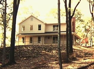 11 Sleepy Hollow Rd, Newtown, CT 06482