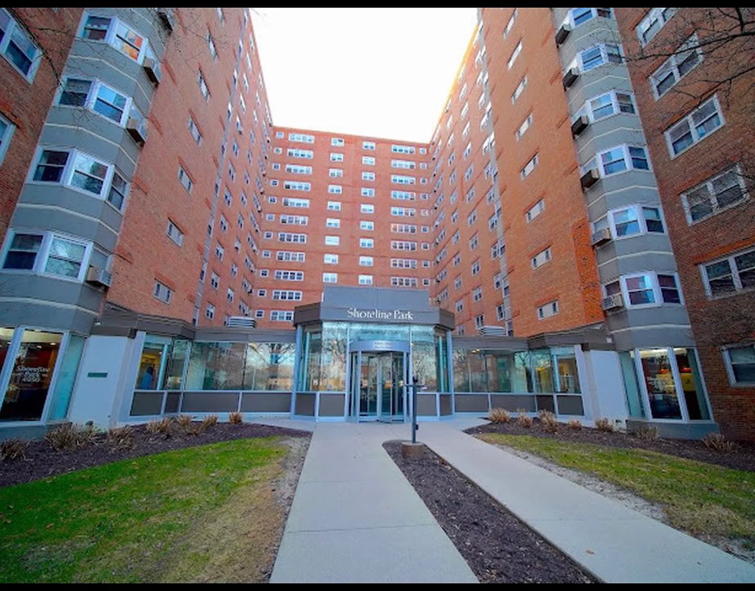 4970 N Marine Dr — Photo 1