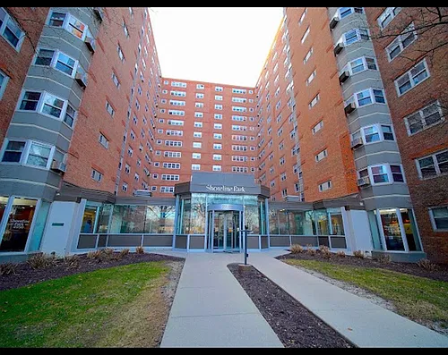 4970 N Marine Dr Photo 1
