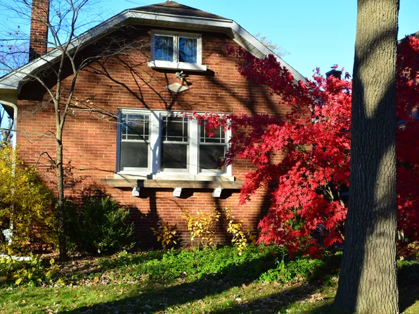 1007 Dobson St, Evanston, IL 60202