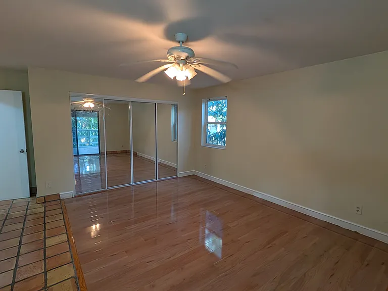 1048 Suwanee St — Photo 13